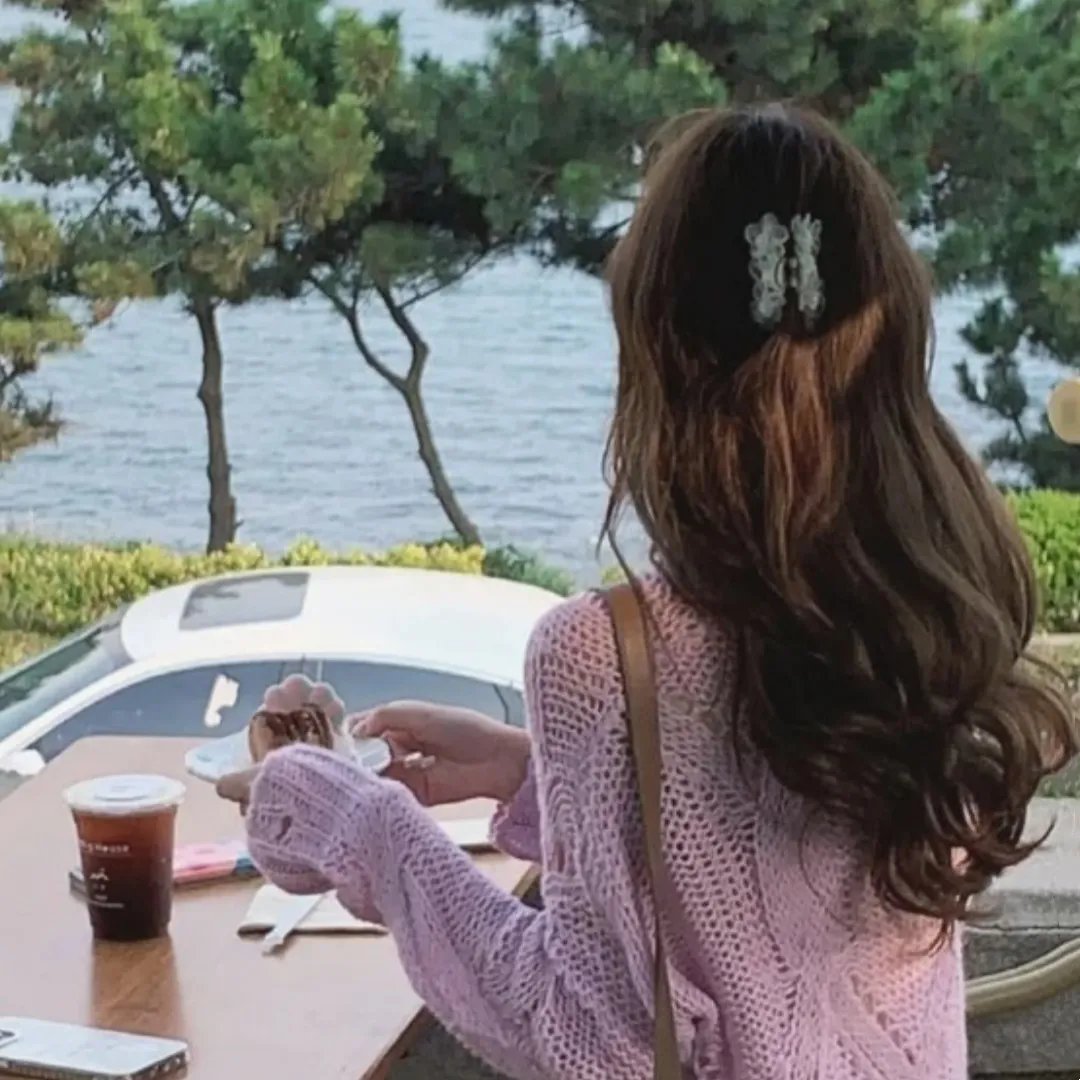 彩虹艳女